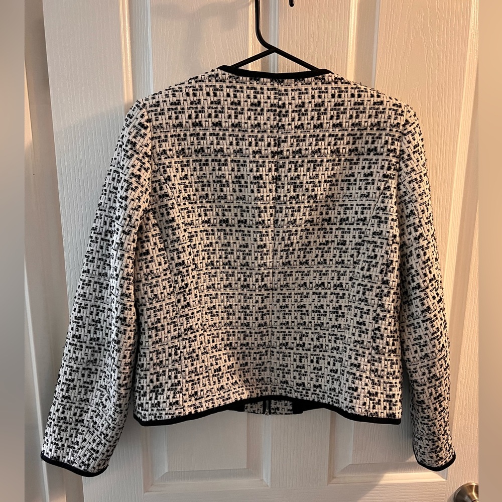 Target Collection Blazer. Textured/structured/preppy/corporate. Small fit 18 - Picture 2 of 11